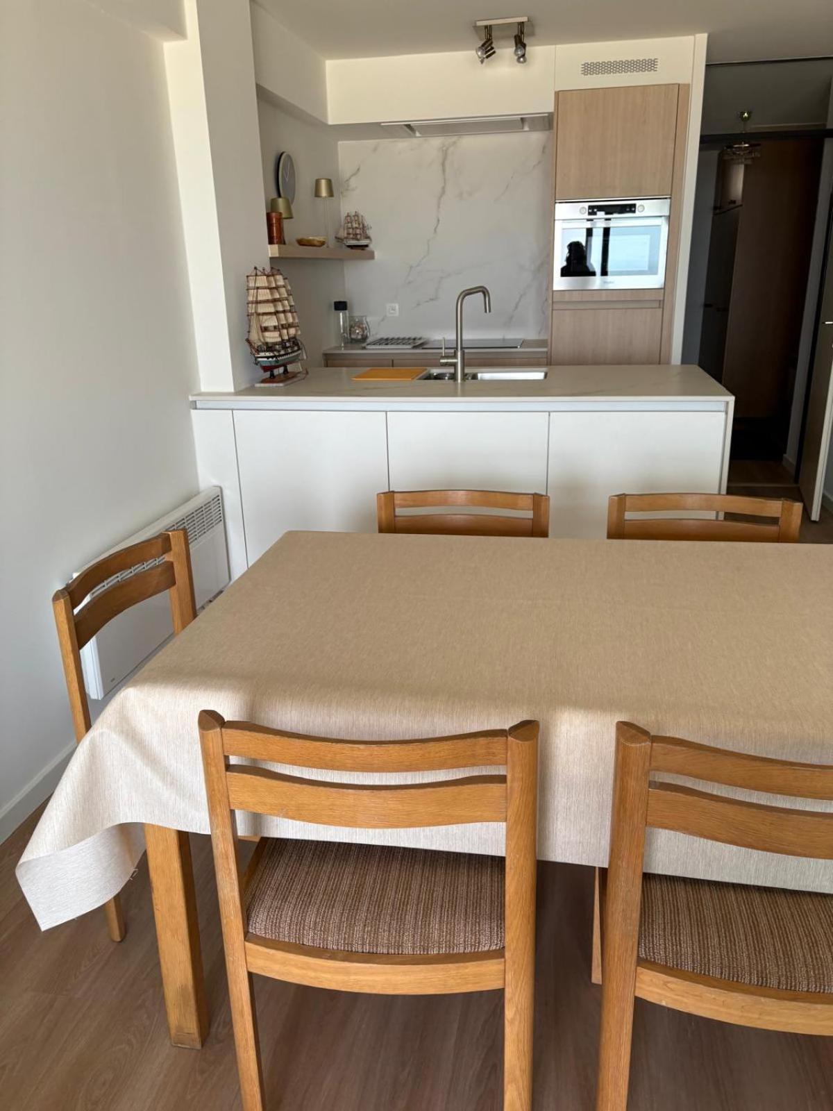 Seagull, Ruim En Volledig Vernieuwd Appartement Met Zeezicht In Westende Middelkerke Eksteriør bilde